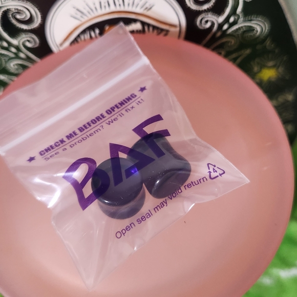 Glass Purple Plugs Tunnels 1/2" - Picture 3 of 6